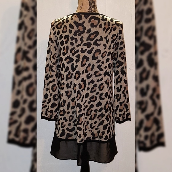 ⚠️SOLD⚠️Black Cheetah Print Pullover Sweater - Picture 4 of 6